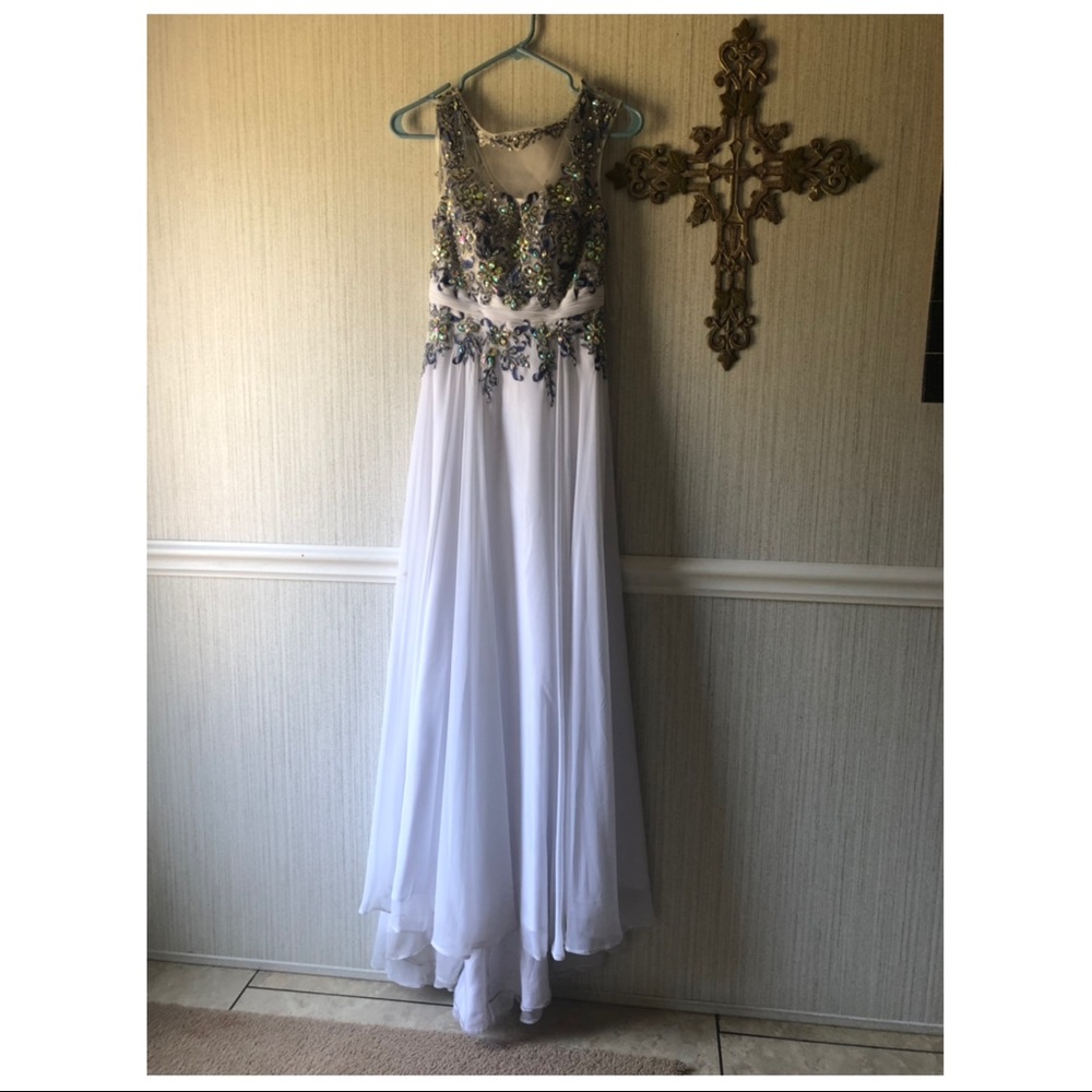 white long prom/formal dress with blue/diamond